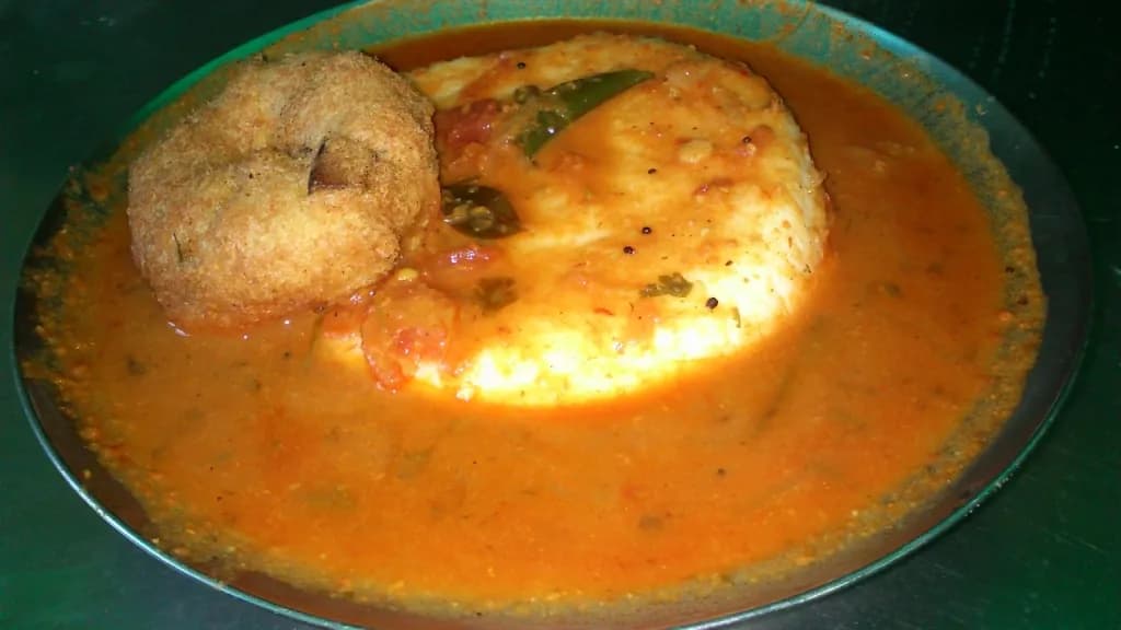 Sambhar Vada