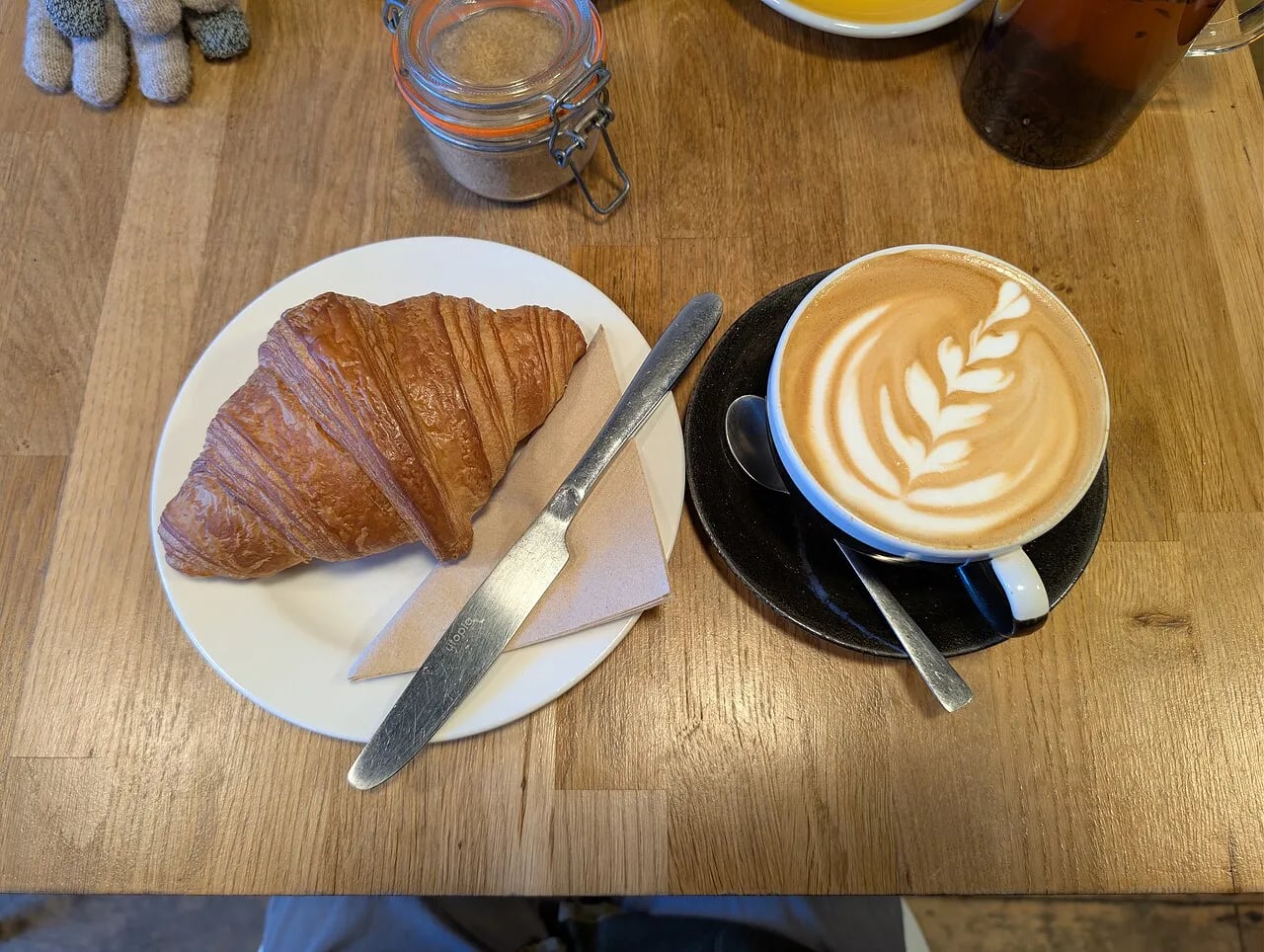 Pastry & Small Hot Drink